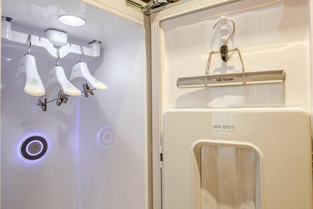 Modern Luxury In Gangnam With Cityview&wine * Seoul