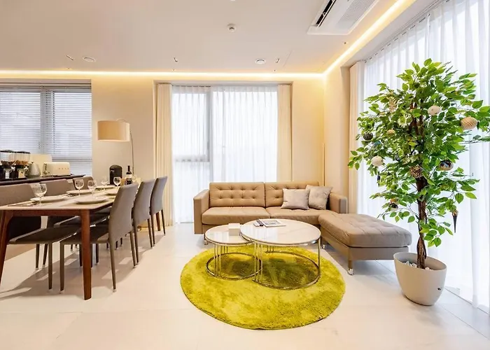 Modern Luxury Suite In Gangnam With Cityview&Wine