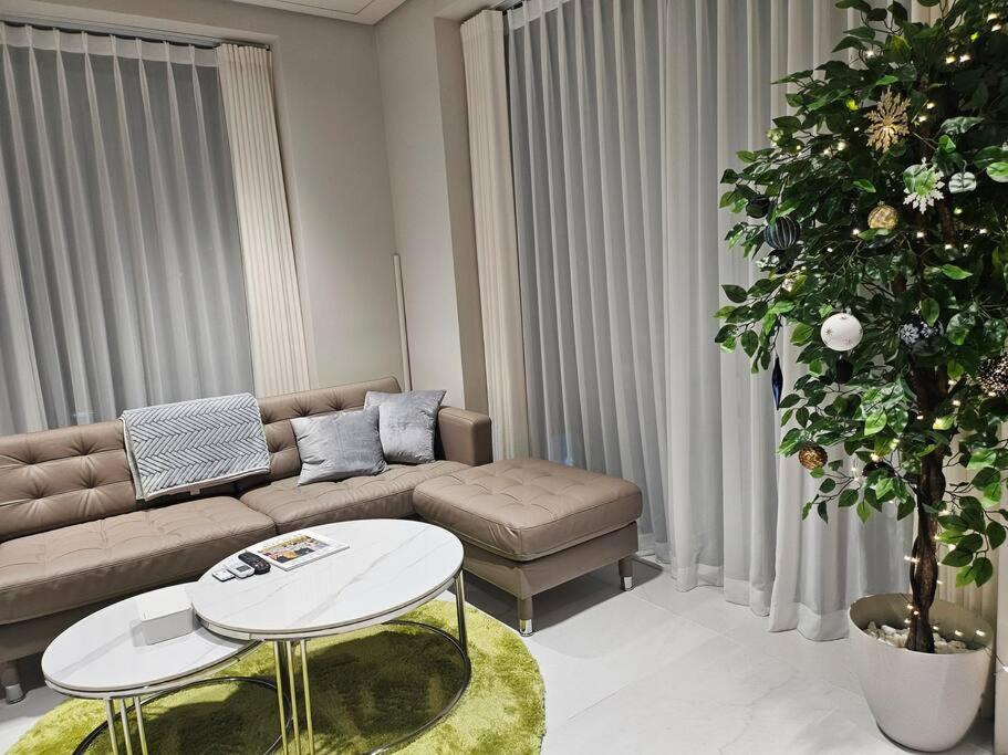 Apartment Modern Luxury In Gangnam With Cityview&wine