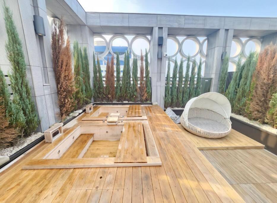 Modern Luxury In Gangnam With Cityview&wine Seoul
