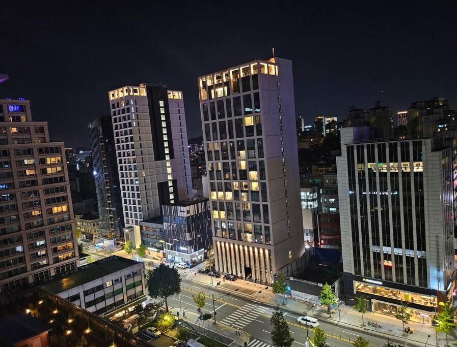 Modern Luxury In Gangnam With Cityview&wine Apartment Seoul