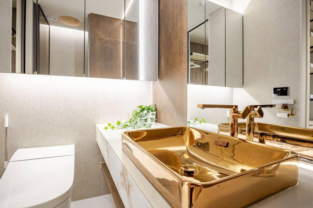 Modern Luxury In Gangnam With Cityview&wine