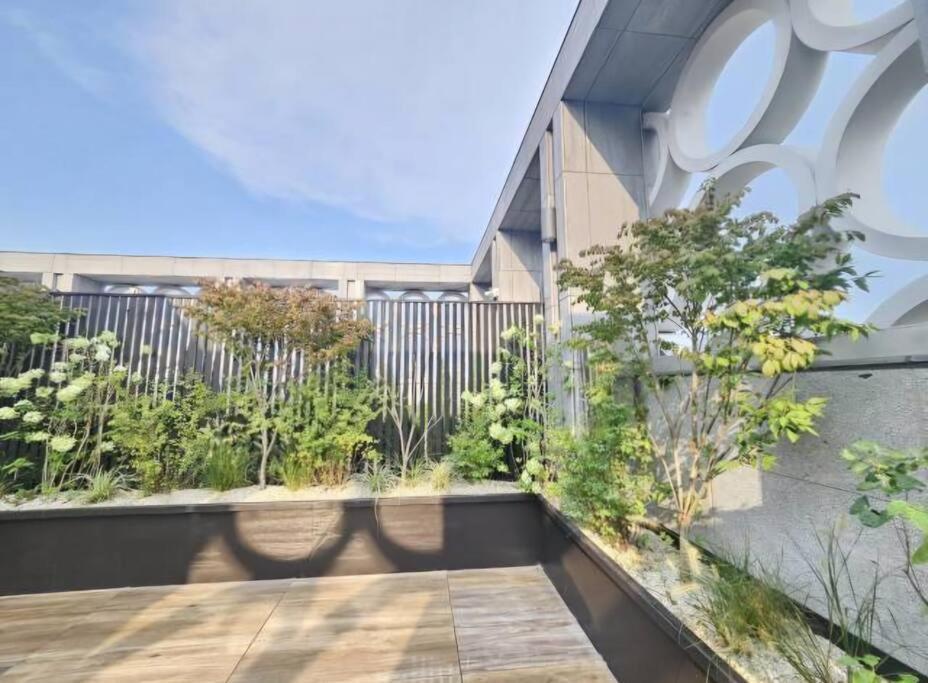 Modern Luxury In Gangnam With Cityview&wine *
