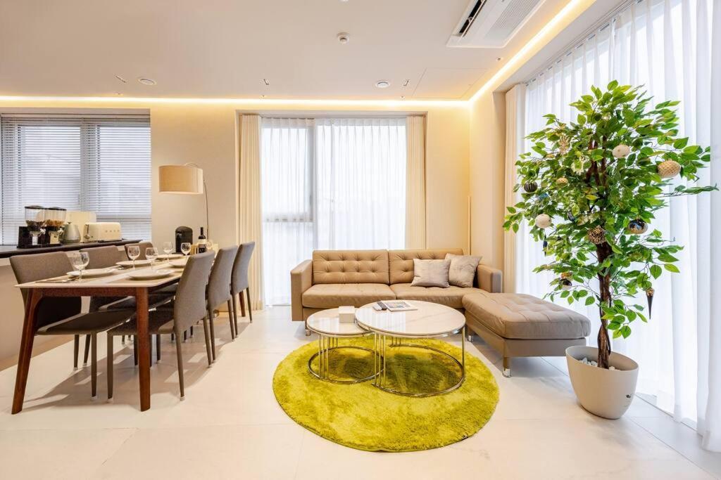 Modern Luxury In Gangnam With Cityview&wine